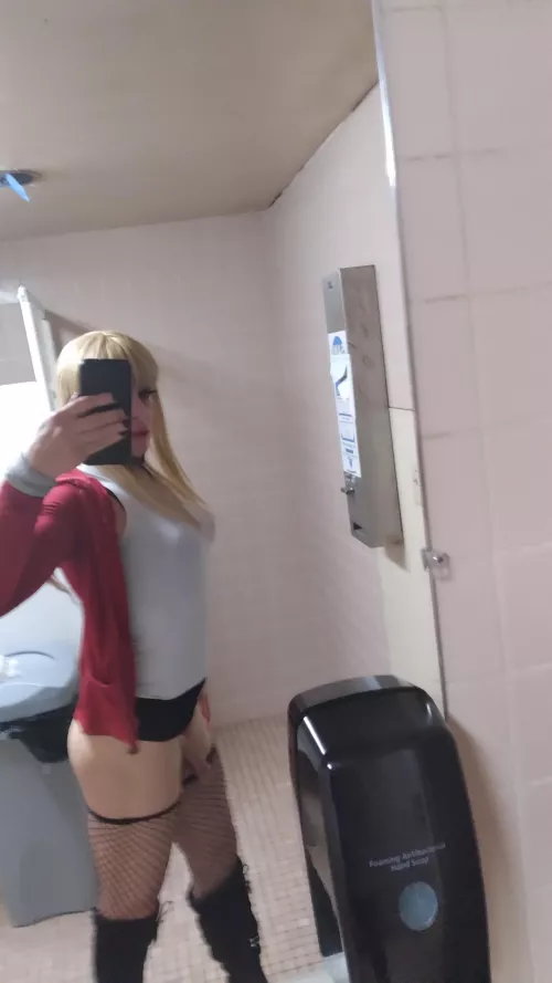 Lil red riding Hoe by Luv2eatcreampies69