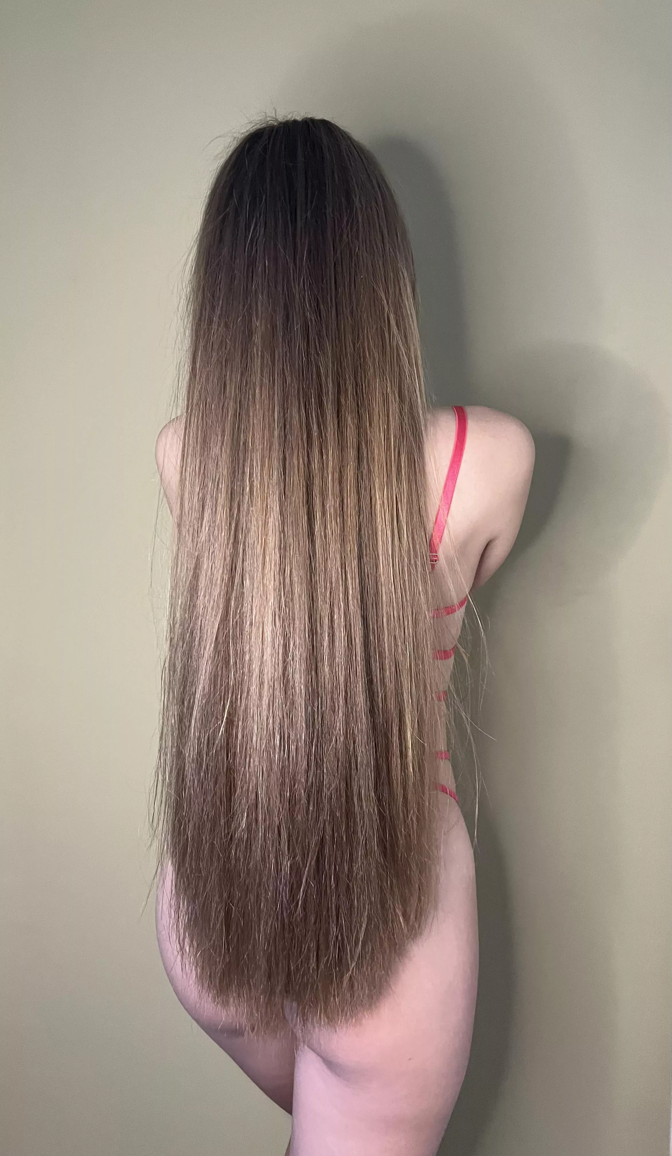 My first post here 🥰 anyone into long hair? 🤪 posted by SnooWords8222