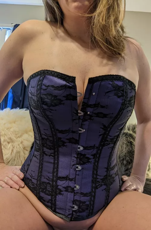 My waist is getting smaller (down a corset size!) but my tits are the same size by notwhereiparkedmy