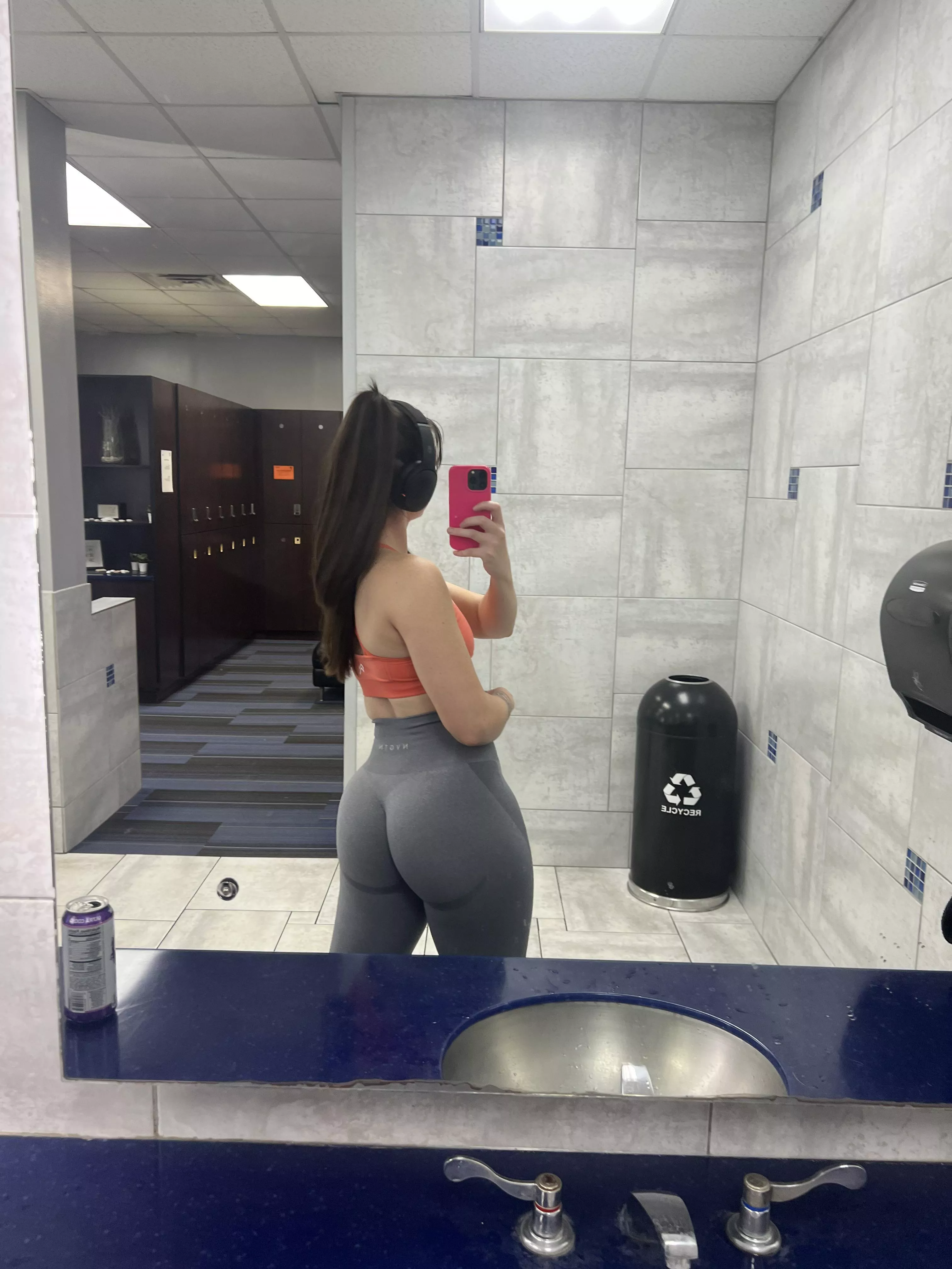 New color combo unlocked posted by scarlet_moonxoxo