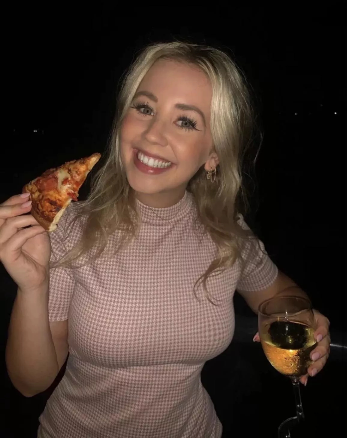 Pizza and wine posted by Wideboy22
