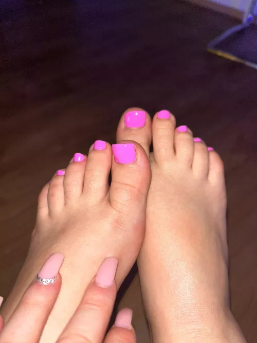 reddit loves feet!) lol [oc] by TightlySmart