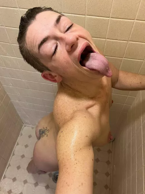Shower fun 44F all natural here by SashaSins555