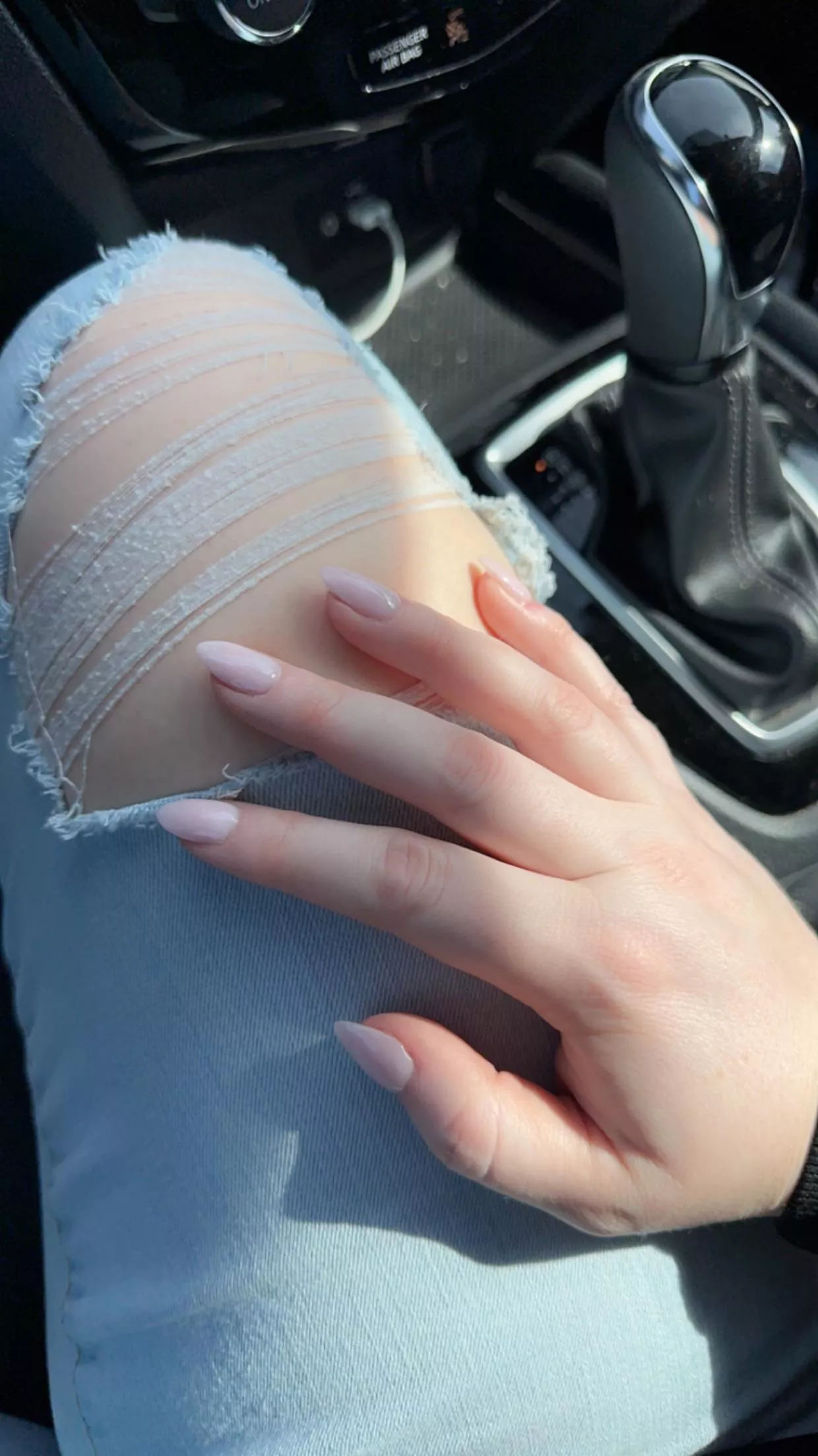 These pretty hands know how to please posted by fingers_toes_soles