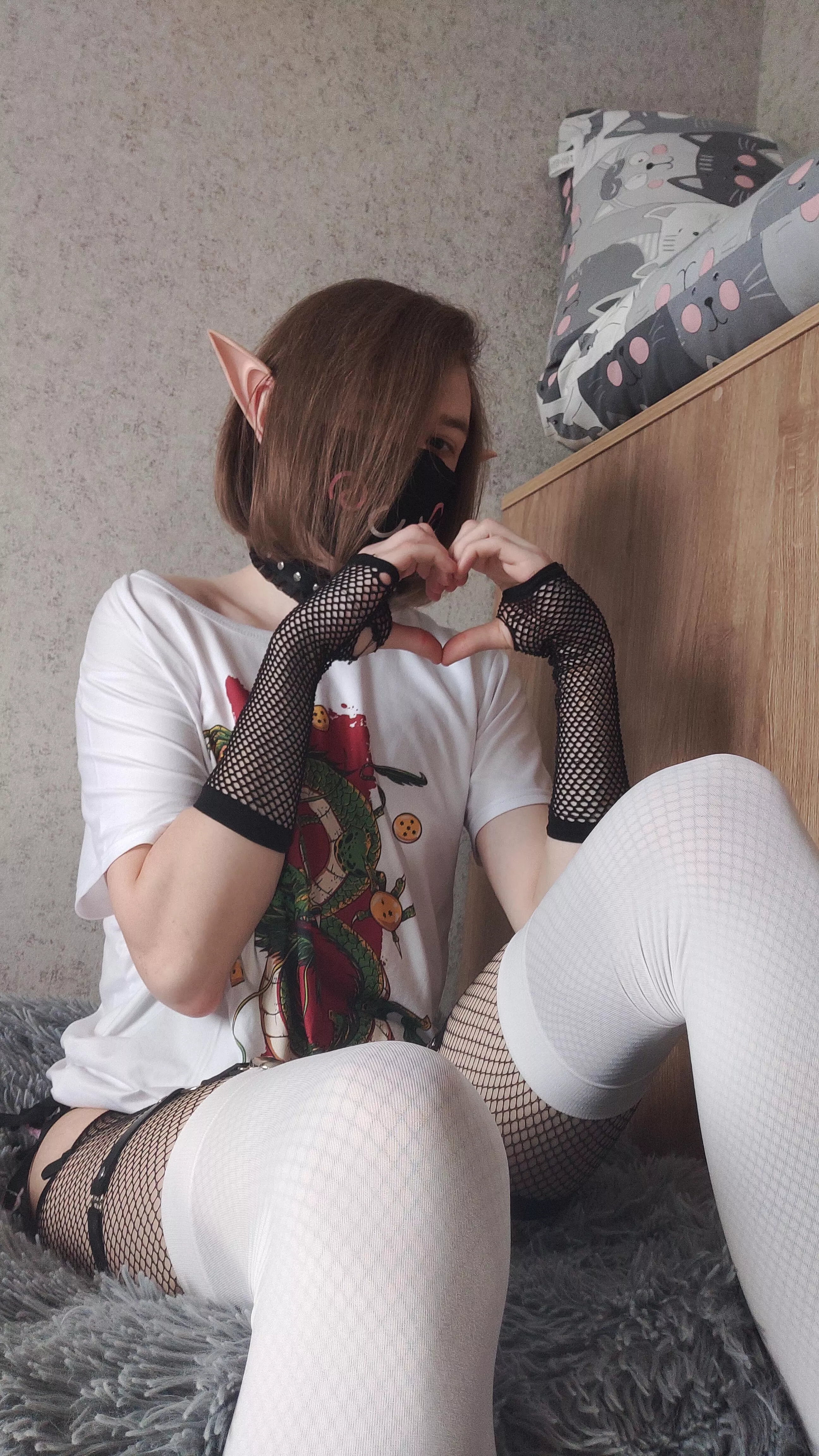 This poor little elf boi is lost, will you help him in exchange for his ❤️🥺 posted by VixiLi