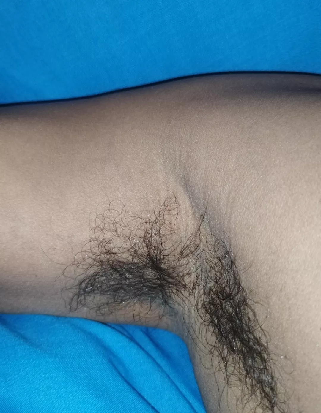 Wish someone can smell these pits after my gym day posted by Acceptable-Beat9114