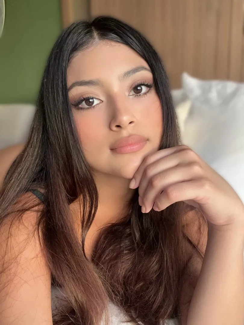 Would you date me? posted by SexyAlexandra_