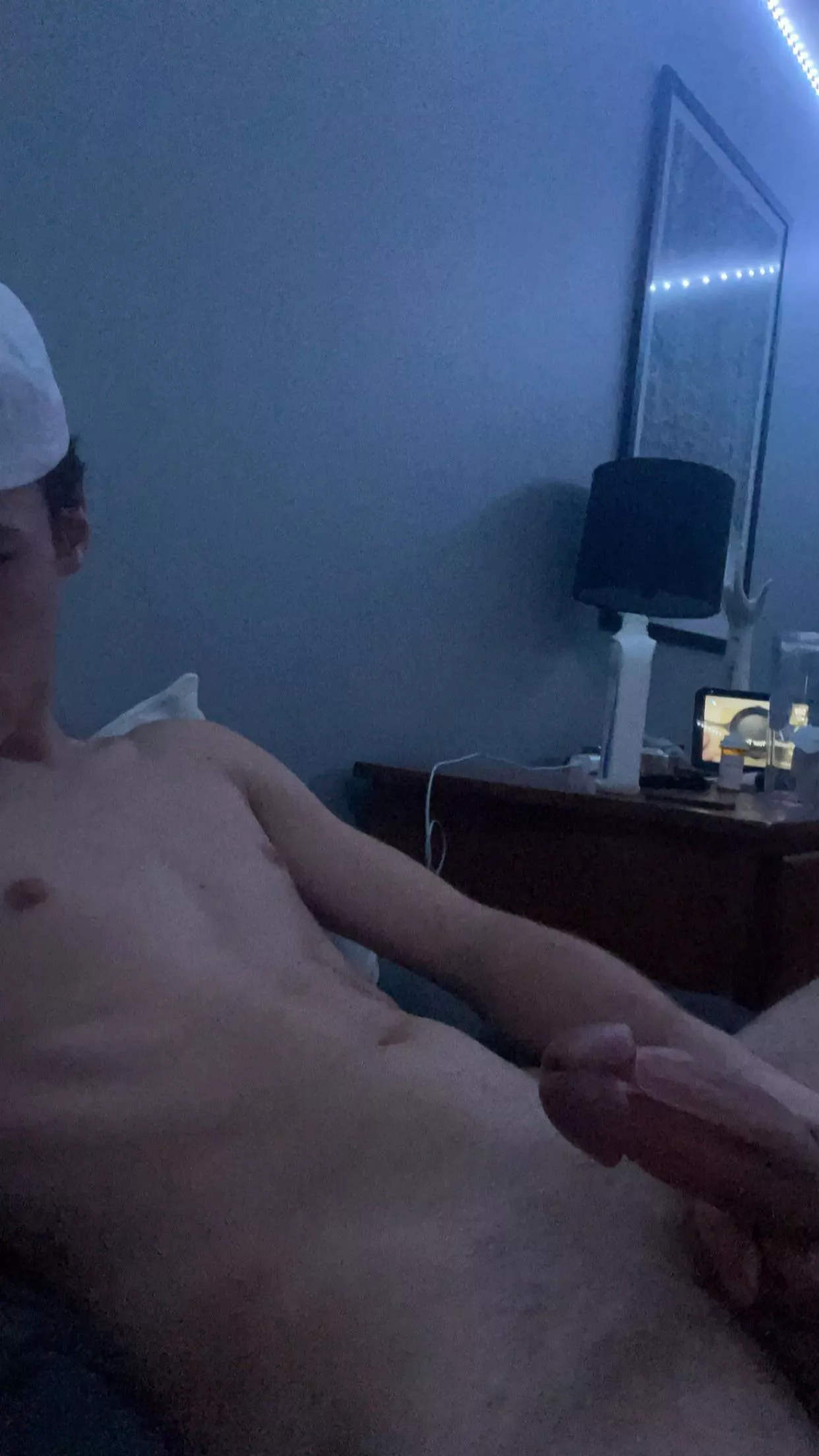 18 bwc with abs- saw my bros in the locker room today let’s jerk joshrich190 posted by ukulelepons