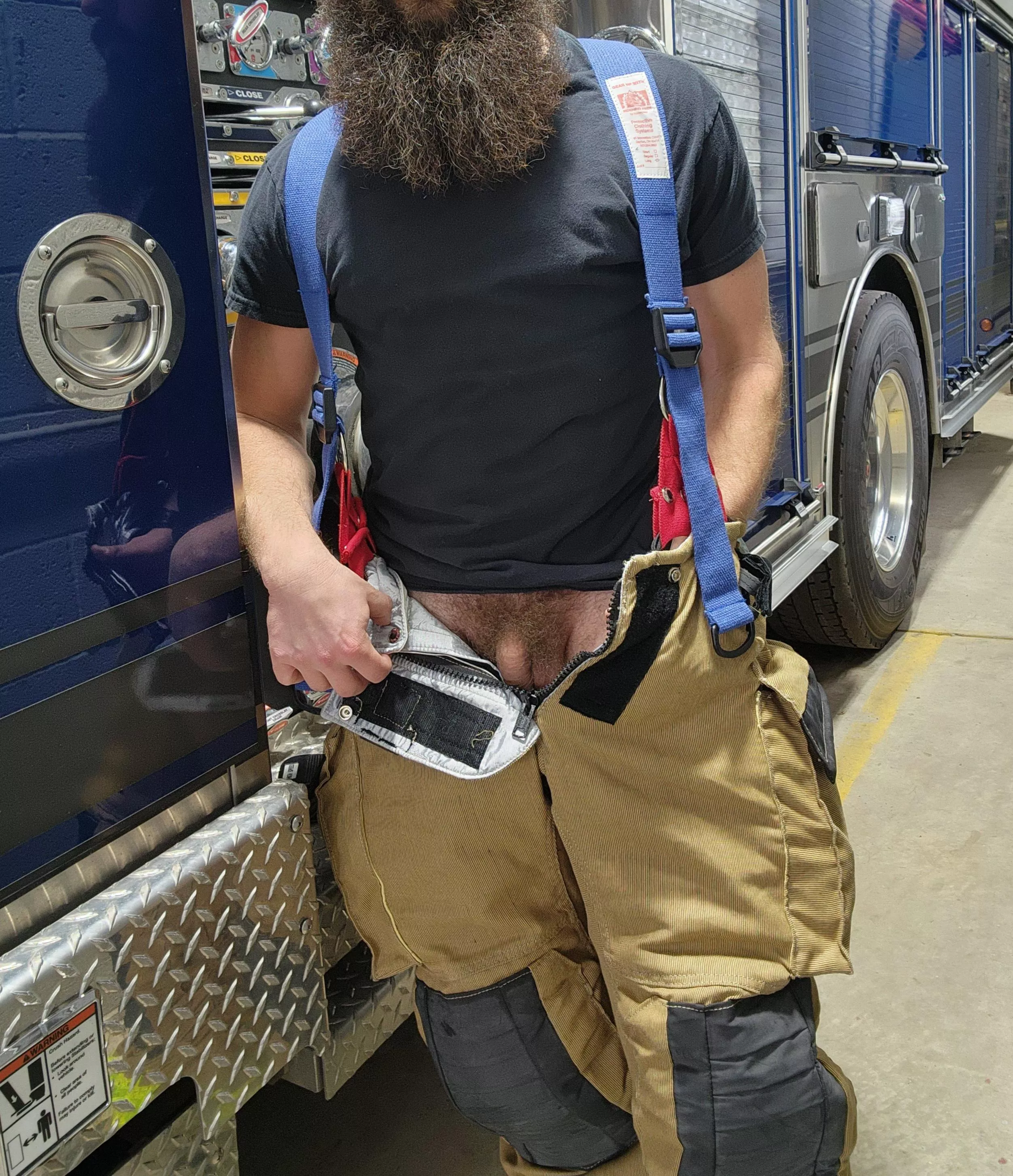 [37] that dad that's the fireman posted by maxamillion1000000