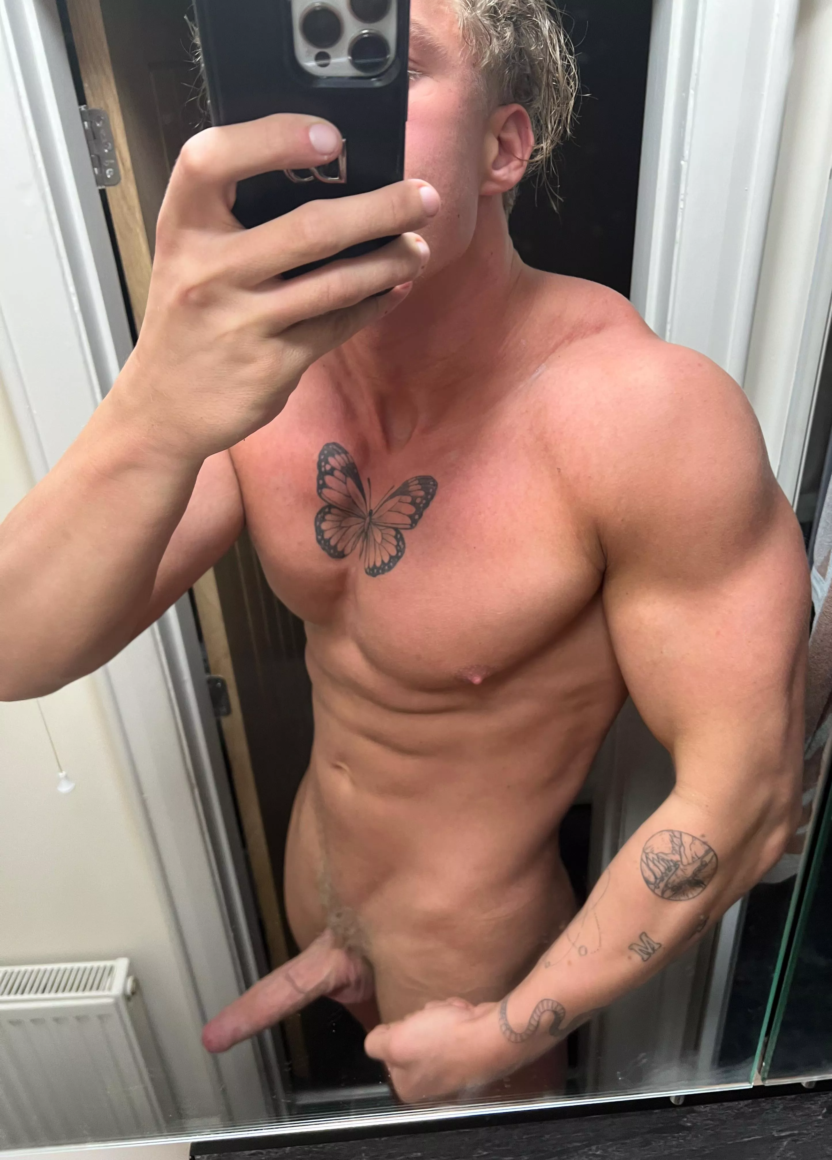 6’9 Irish giant posted by Individual_Fly3035