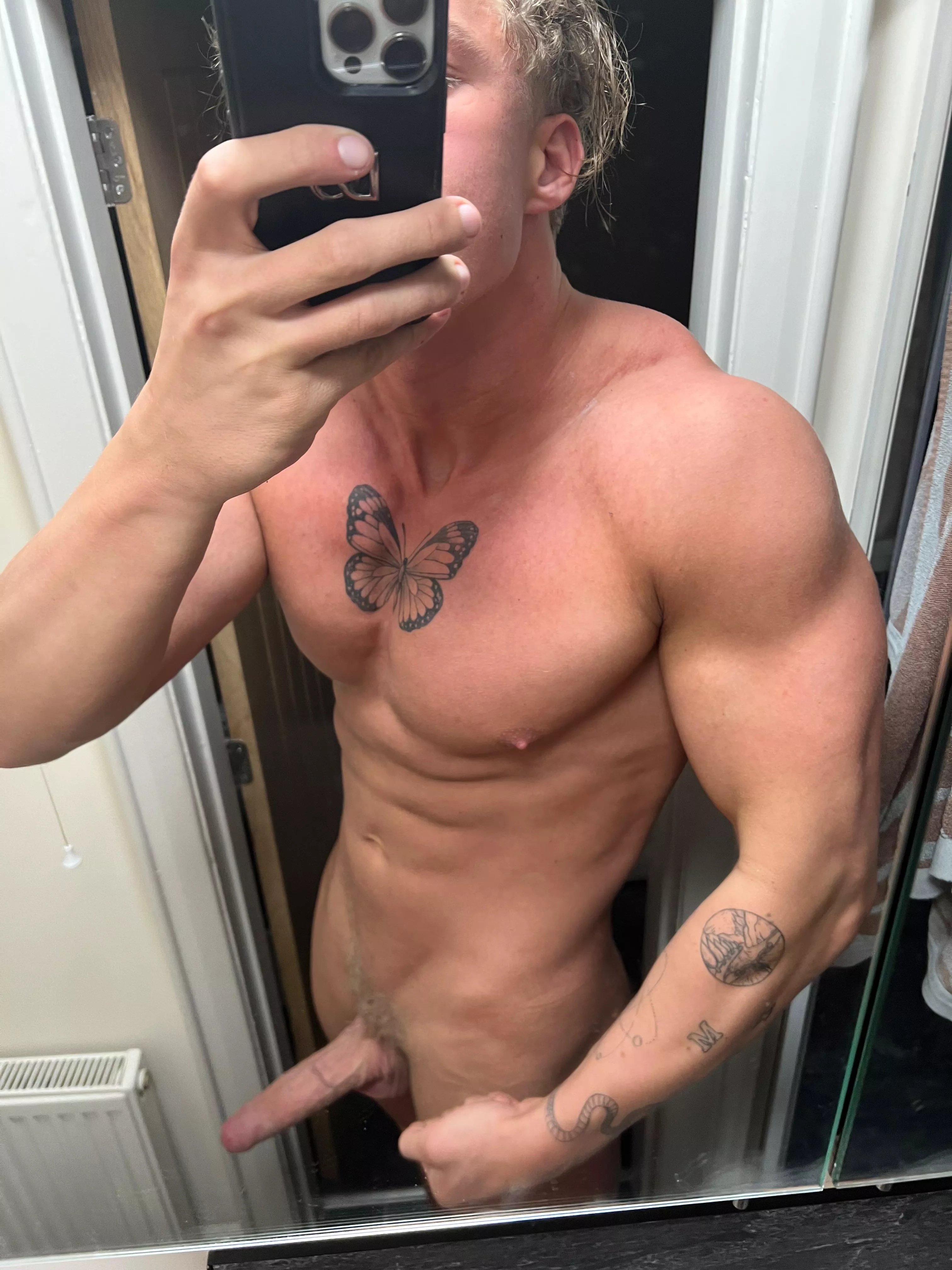 6’9 Irish Giant alpha posted by Individual_Fly3035