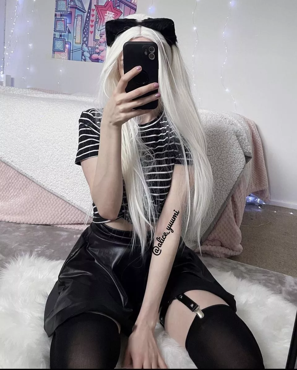 Black kitty posted by alice_yuumi