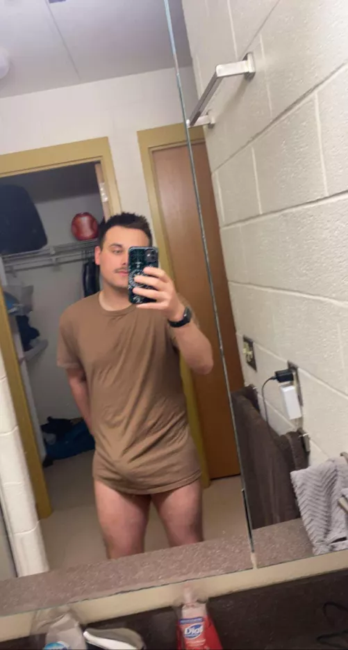 Bored hmu by Fit_Lavishness2060