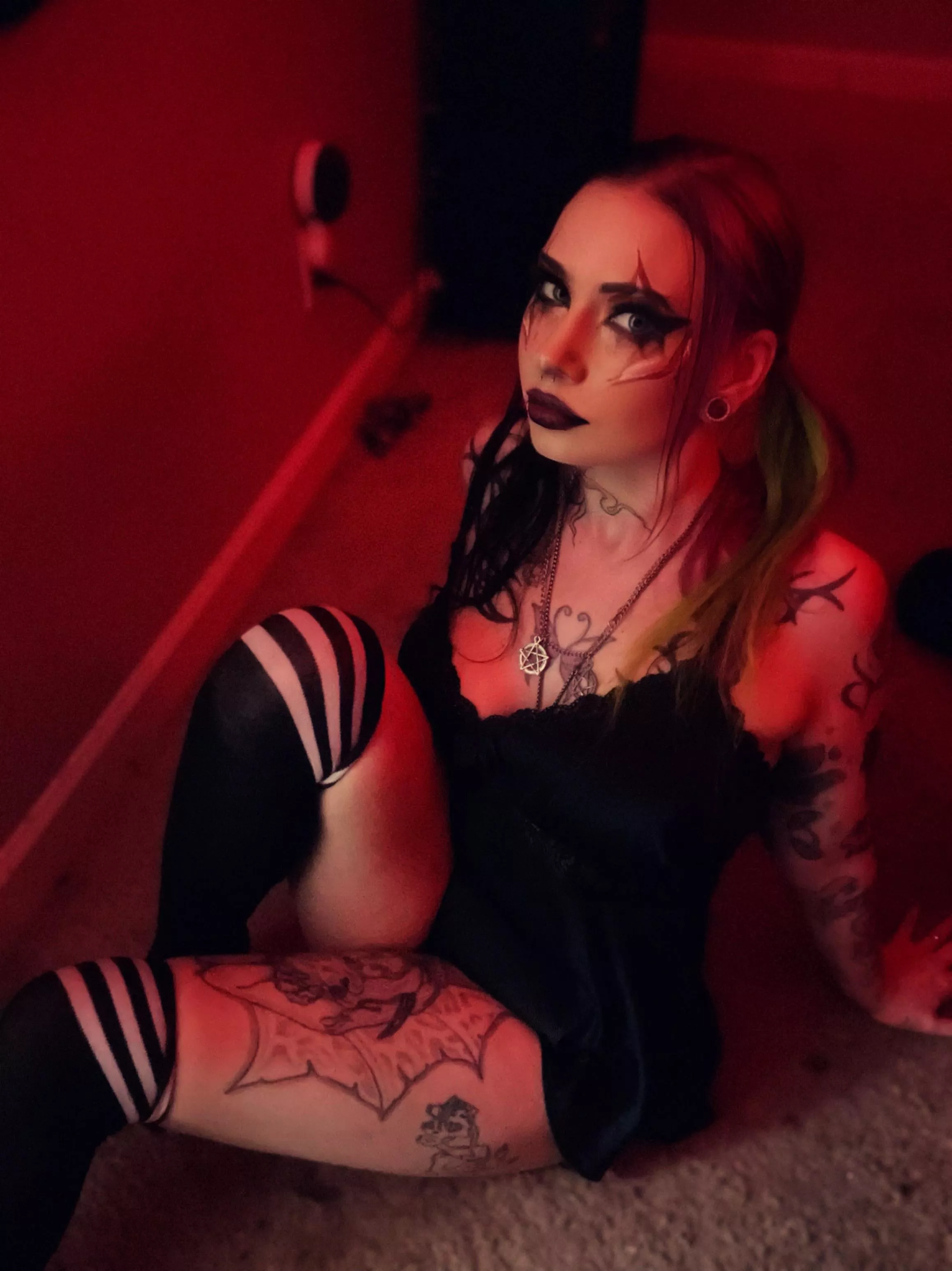 Demon or angel ? posted by Rubyrias