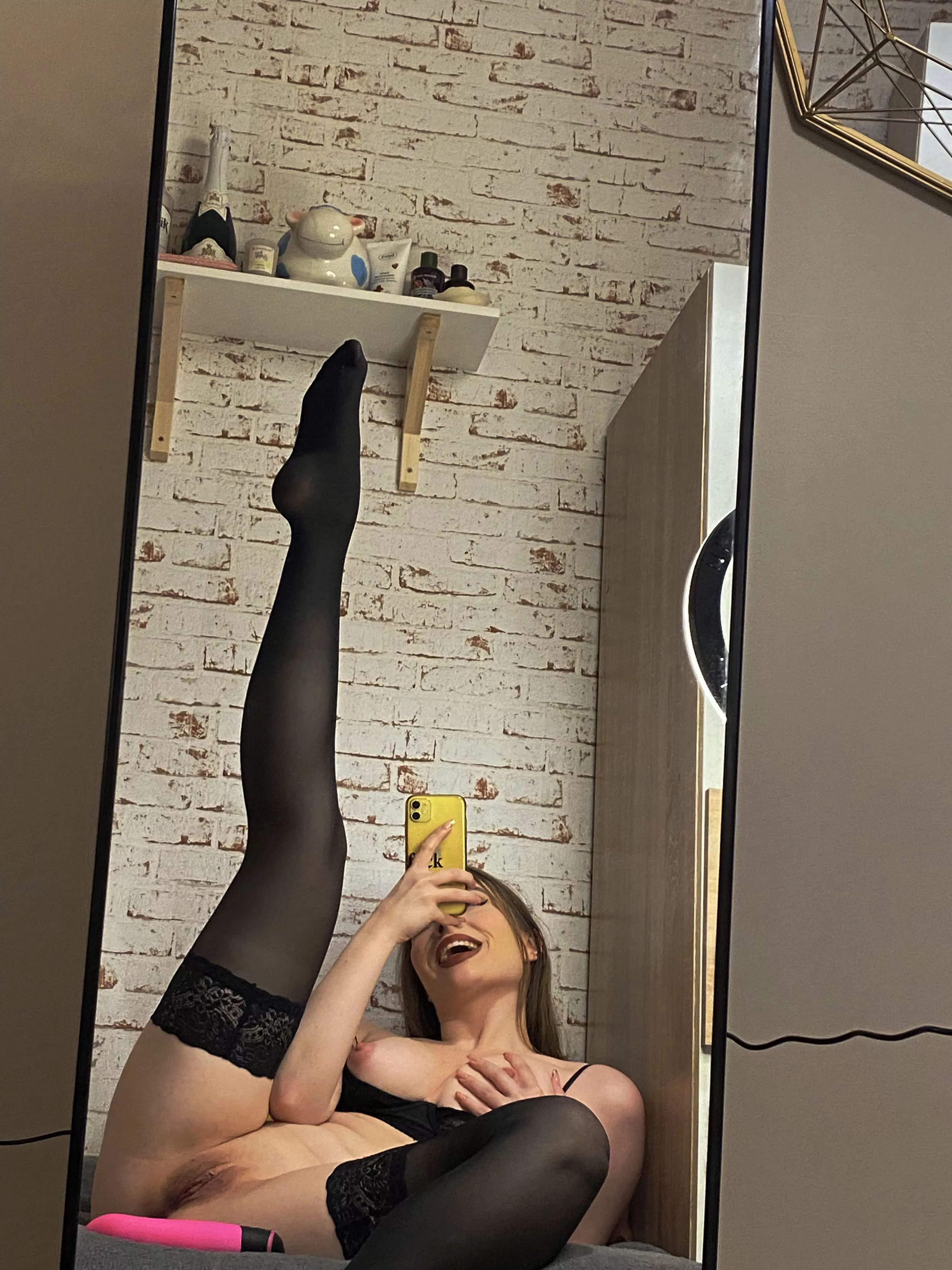 do you like that adorable booty giggle posted by encorbamsl