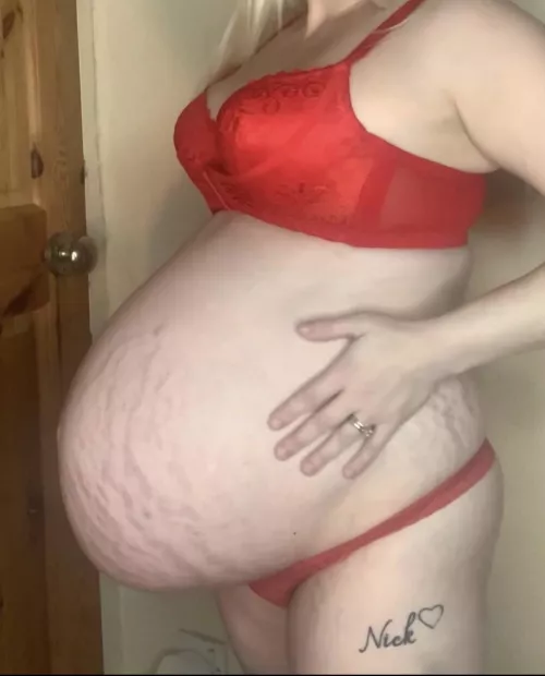 Does it turn you on? by Mammoth-Yesterday378