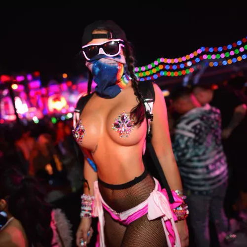 EDC 2018 - going through all my old photos for EDC outfit ideas by willydonkaxo