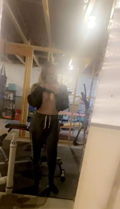 [F] working out for all the daddies out there in my daddy’s gym! by Missys_First_go60