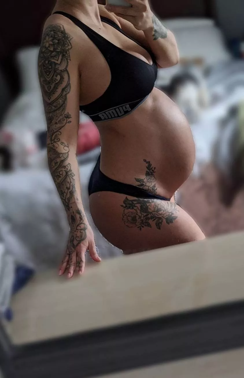 First pregnancy throwback posted by Bella_bang_