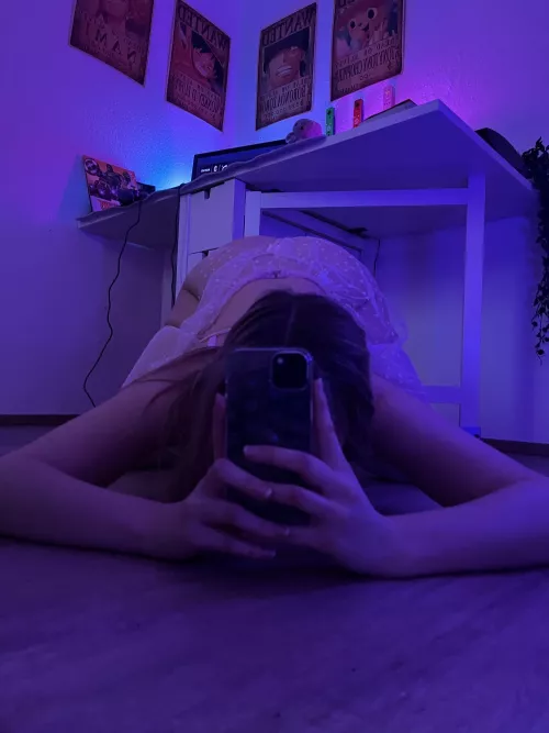 gaming room selfie hihi by peachydianaa