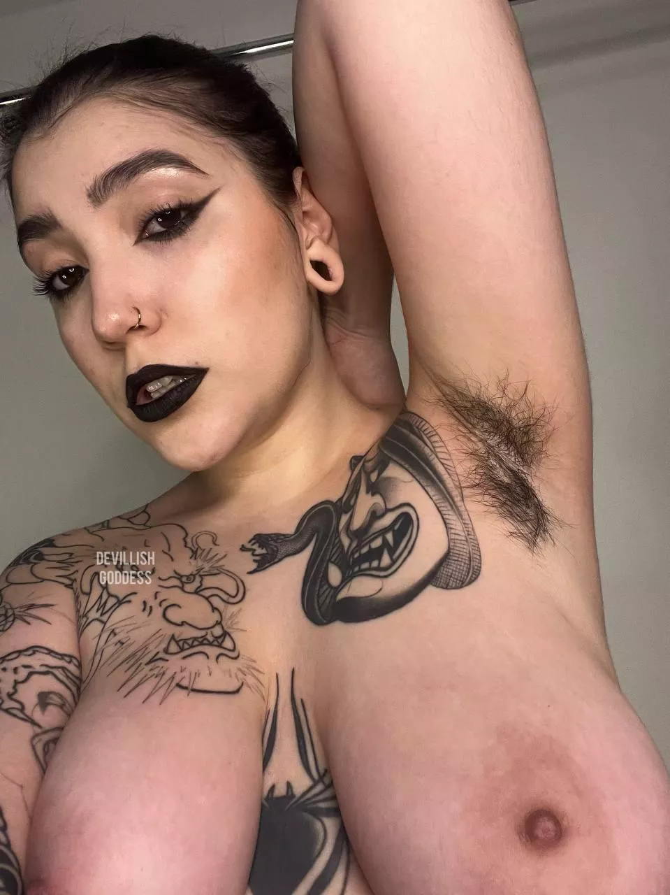 hairy & made to worship posted by devillishgoddess