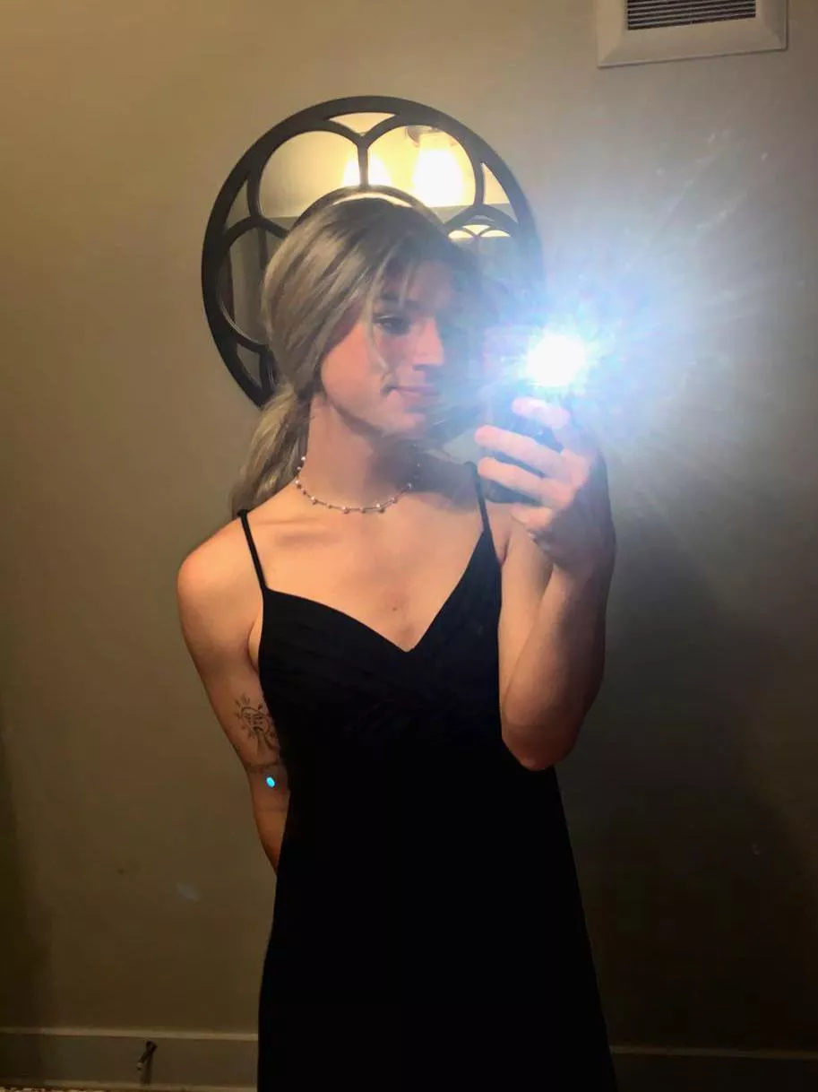 Hehe hi boys 🥰 do you like my dress? posted by RiverRunns