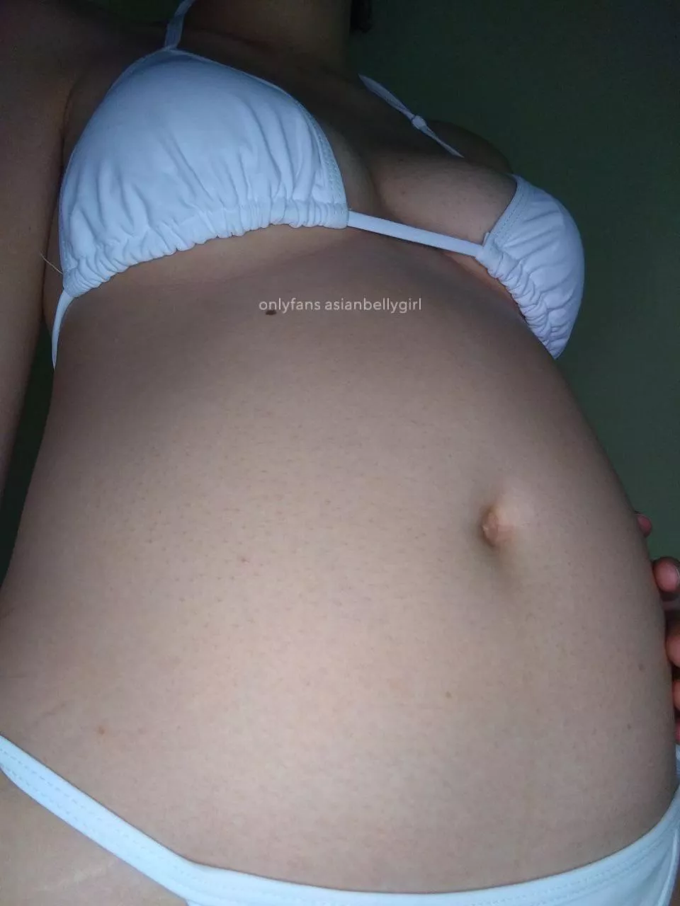 Holy fuck I feel huge posted by asianbellygirl