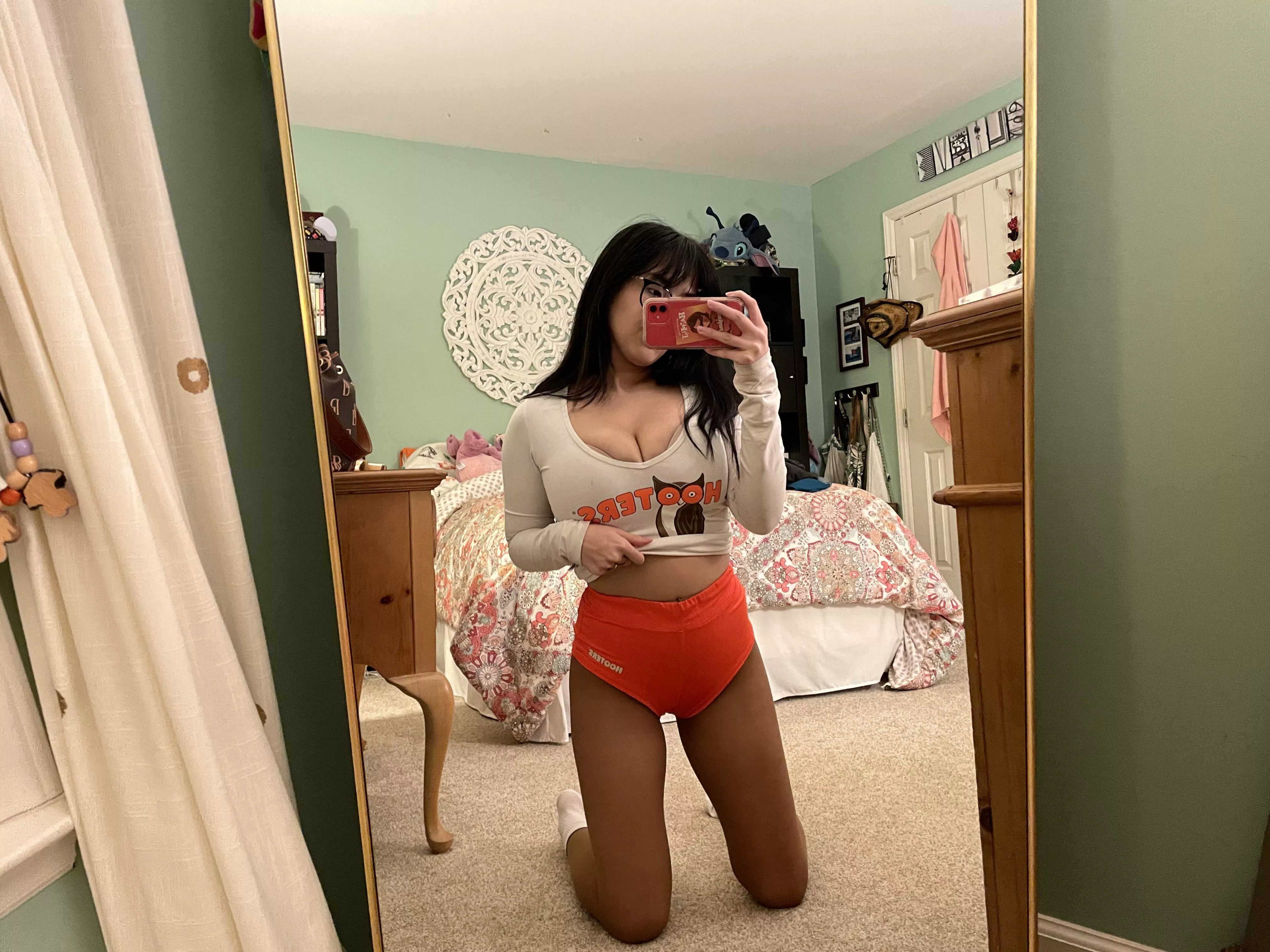 Hooters Hose posted by andiipuliafico