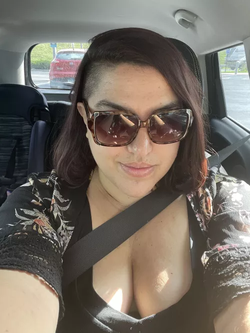 Hot MILF by some_mind