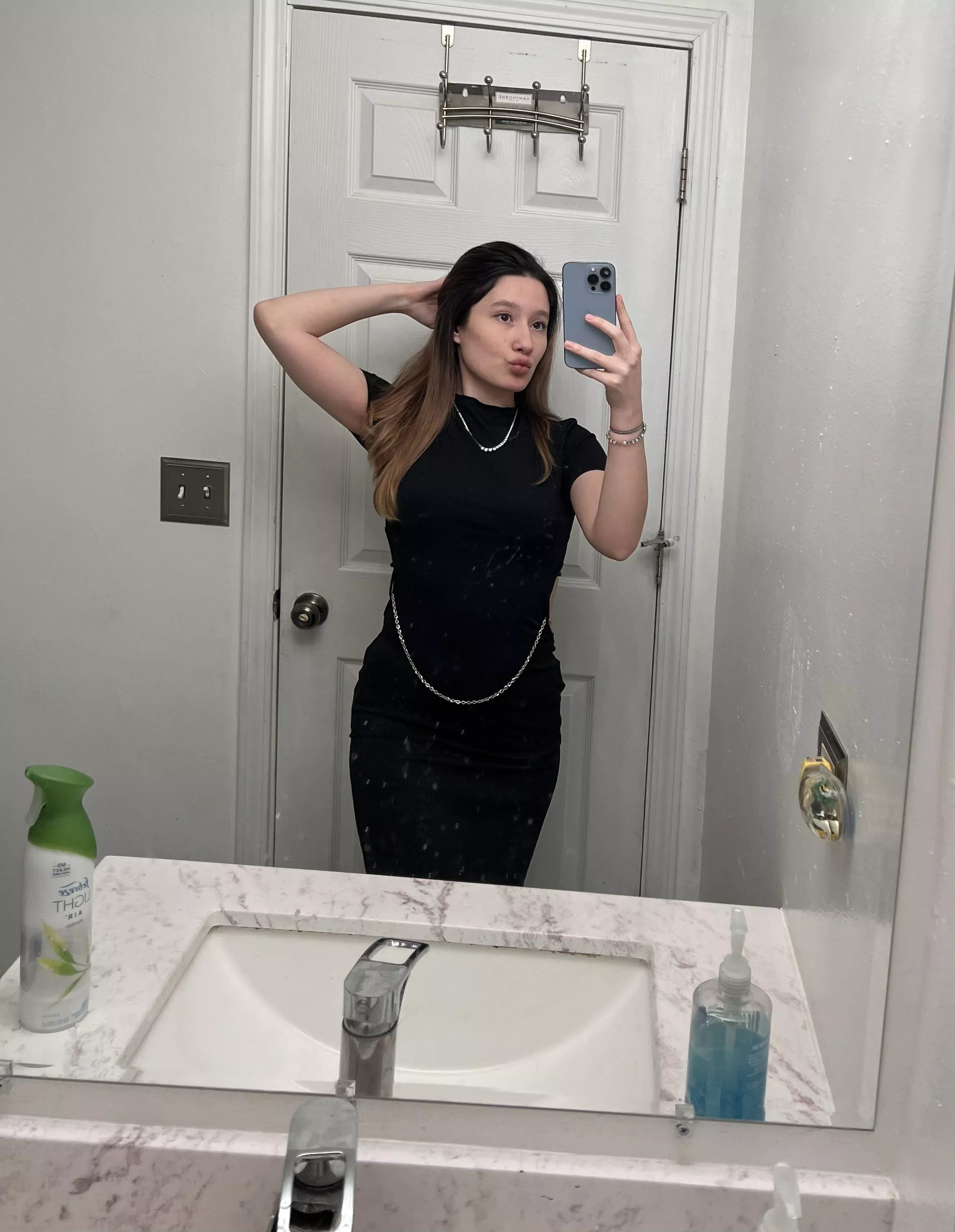 I bet you want to know how yummy I taste 👅 posted by deszybabe