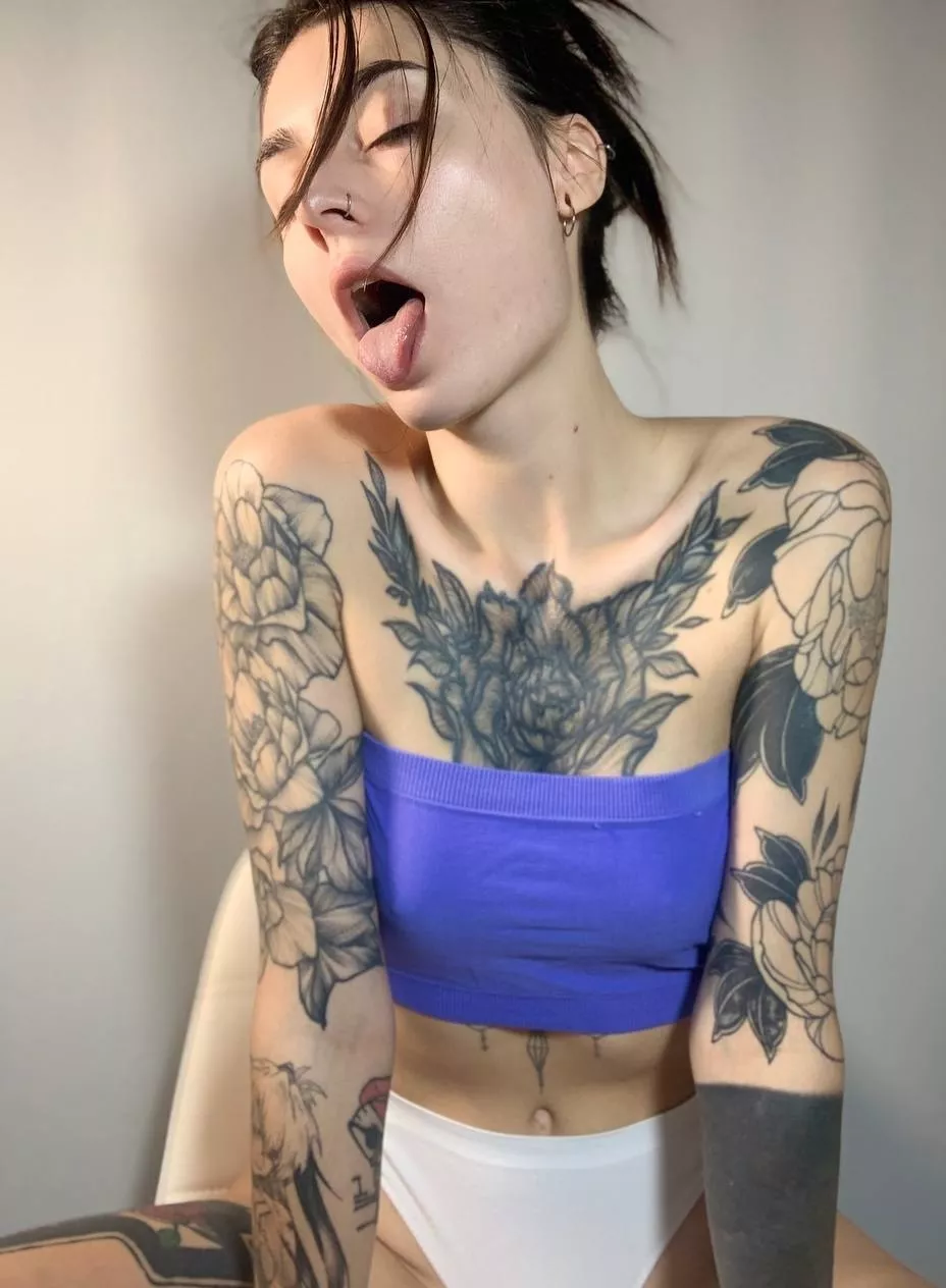 Let's find out together how long you can last inside me 😈 posted by Gloria_Rivera