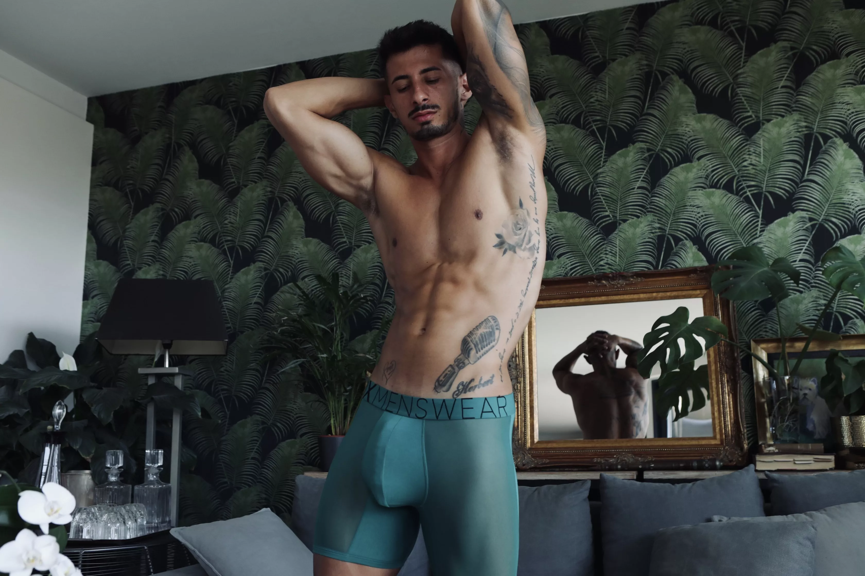 Love a tight pair posted by supermarketboy_