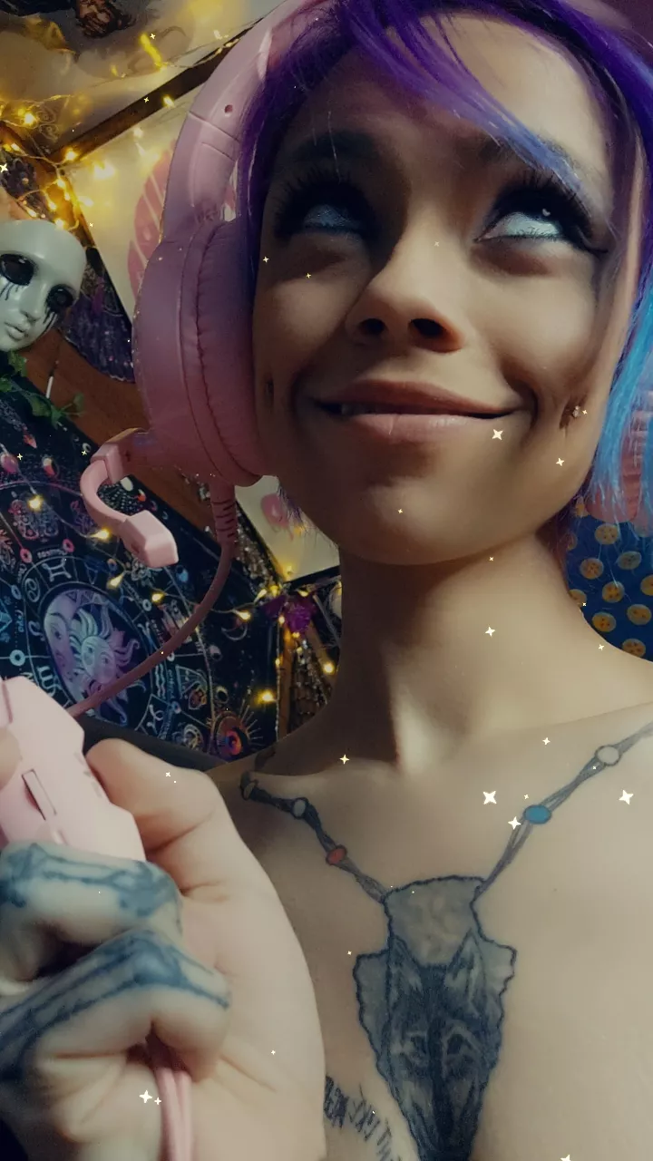 Love Comfy Gaming posted by Savage_Siren