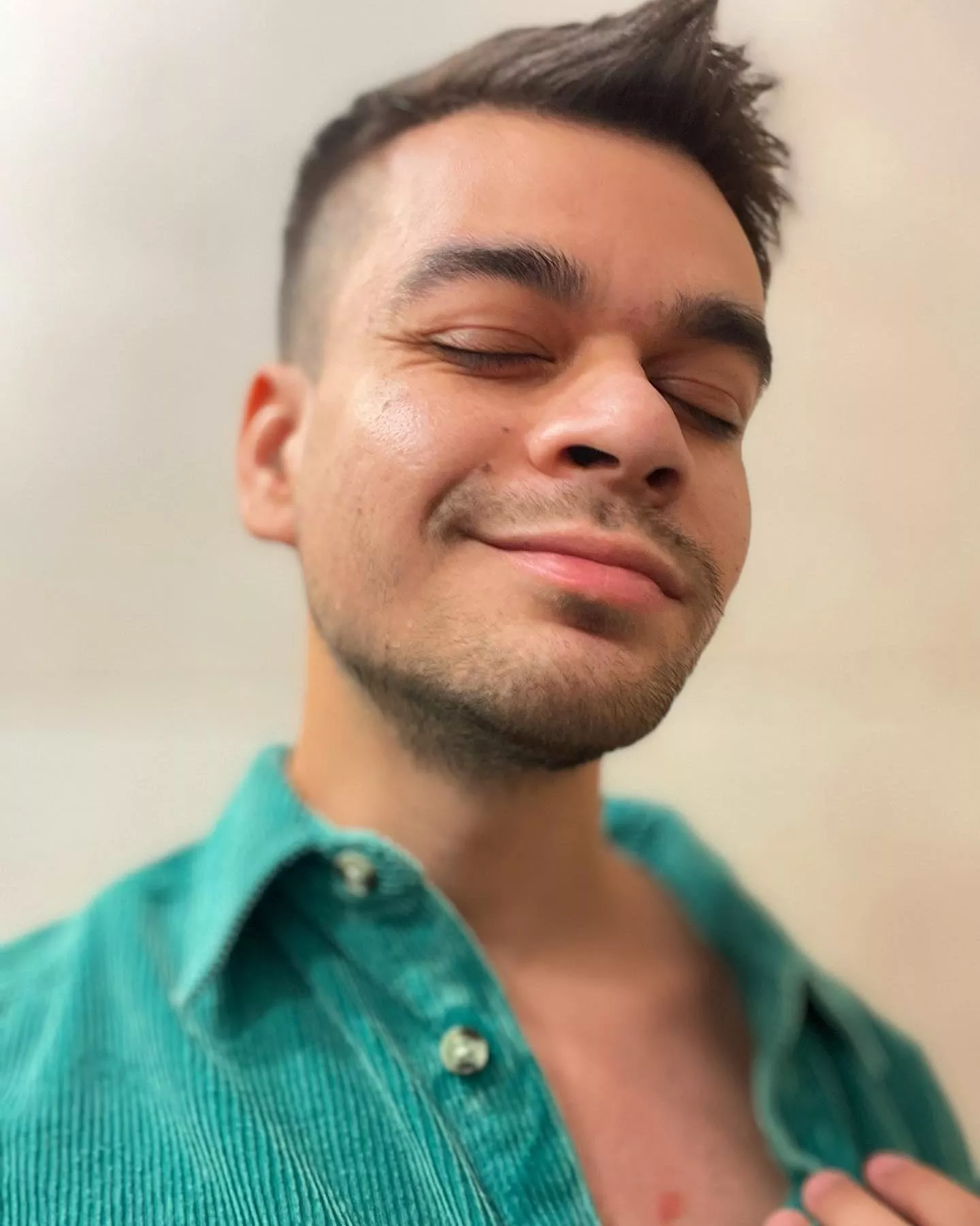 My favorite color is green right now, what’s yours? 💚💙 posted by somar_reeves