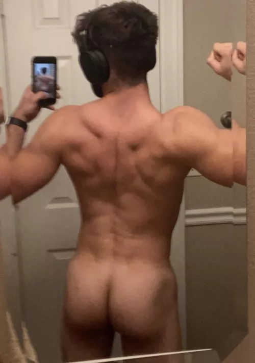 My neck, my back, my bussy and my crack (25) by RedHoodie333