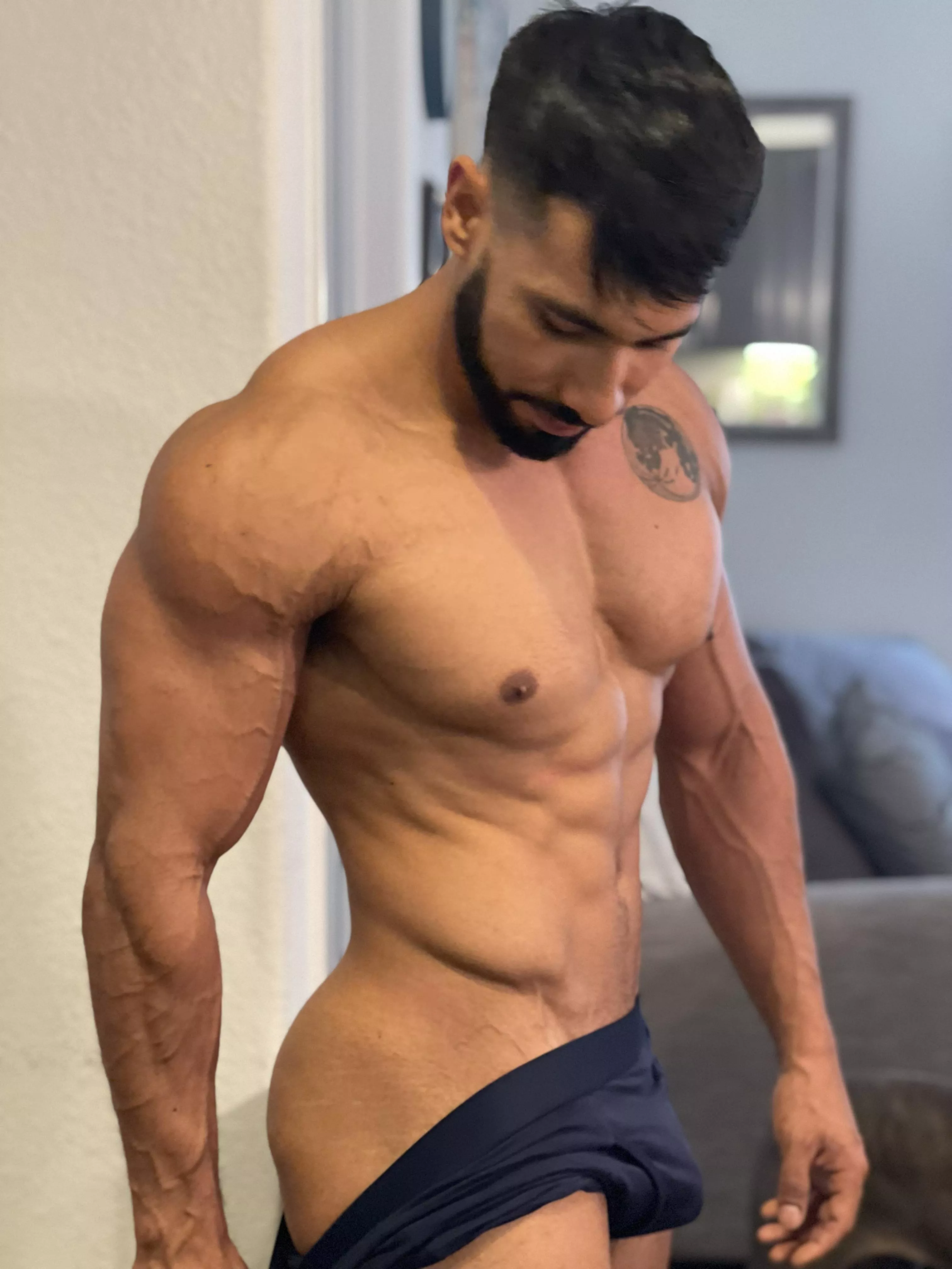 My undies are falling posted by vibinvalencia