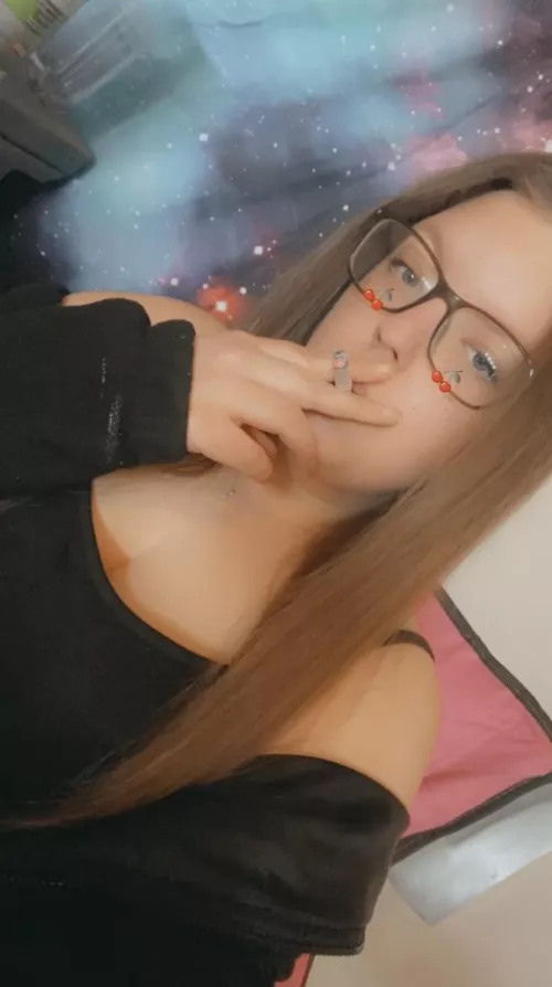 People always tell me “you don’t look like you smoke!” What do you think? by Peachymamad