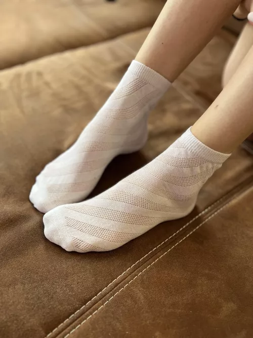 Please help me take off my cute white socks [23F] by JoysephineOF