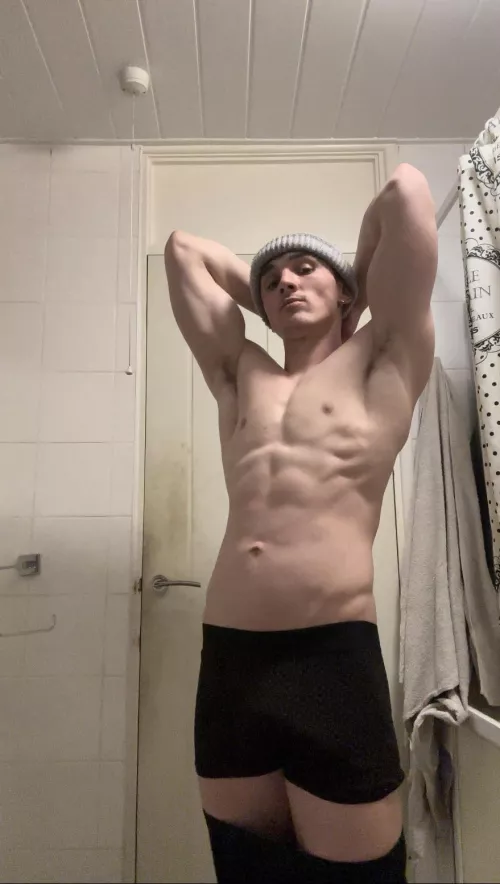 Poser by 499oflevi_789