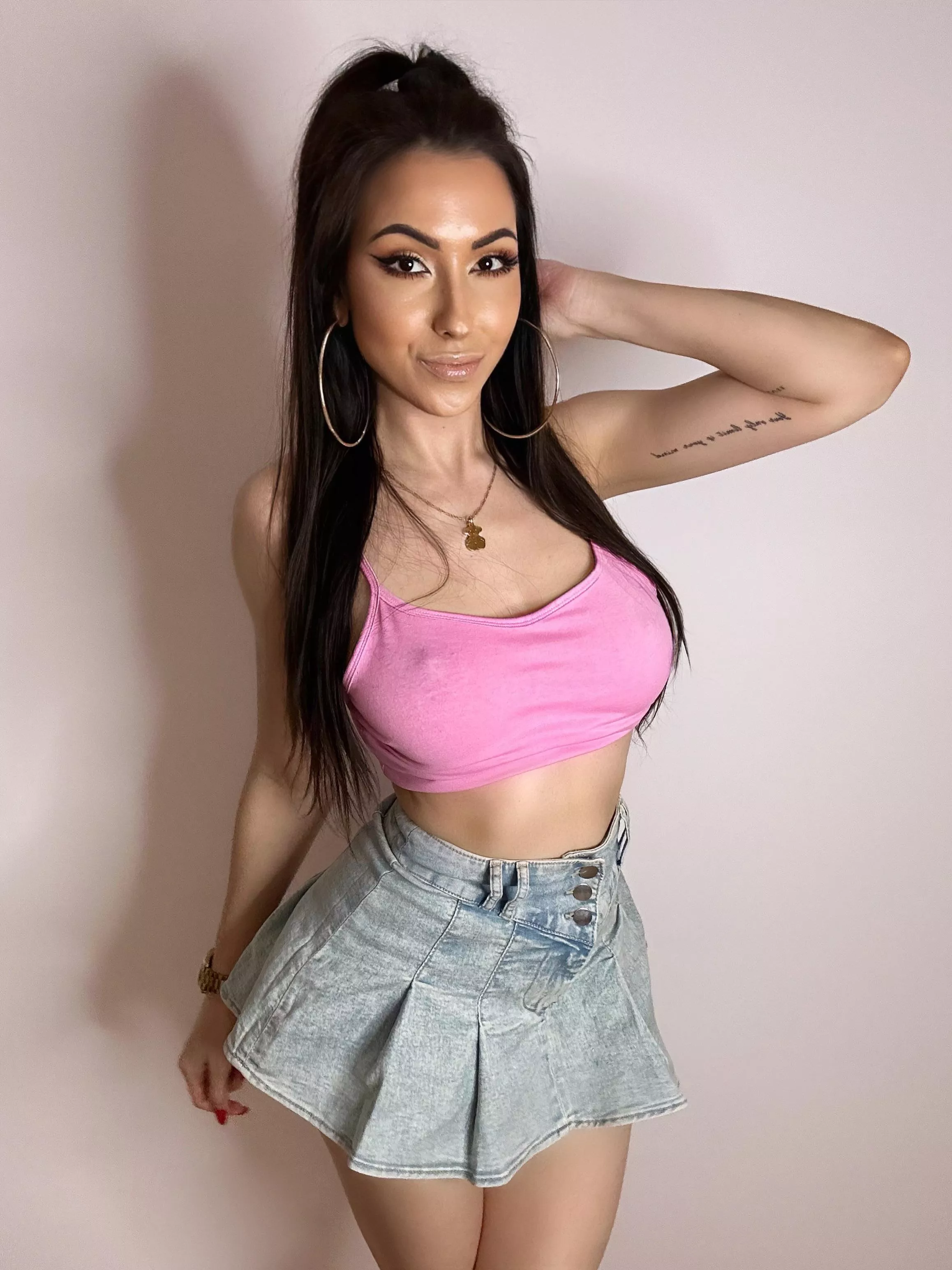 Schoolmate🤓 posted by missess91