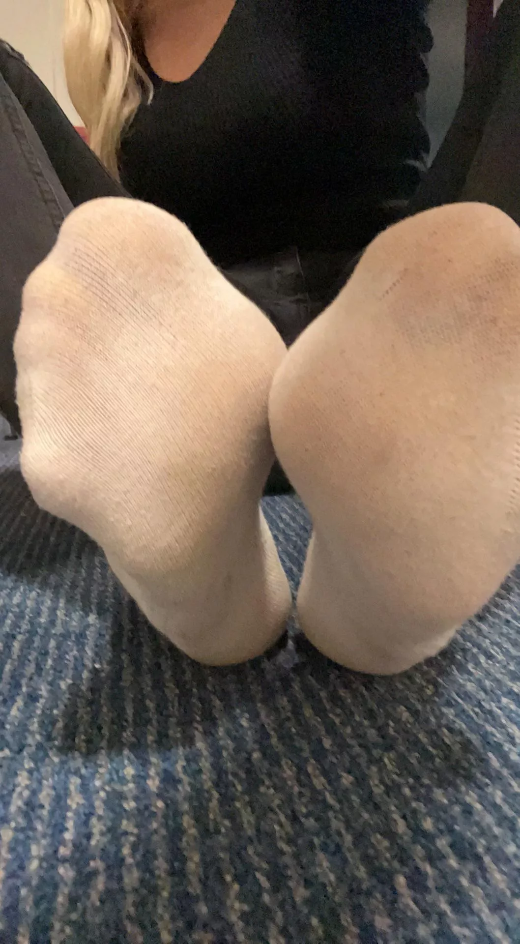 [Selling] Socks [Uk] 25F dm me to purchase😘 posted by Expensive-Tree-9077