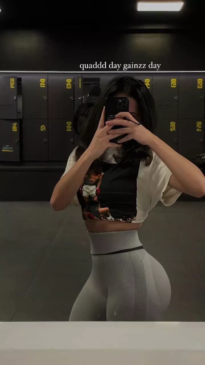 Shows off her progression posted by OldDinosaurus