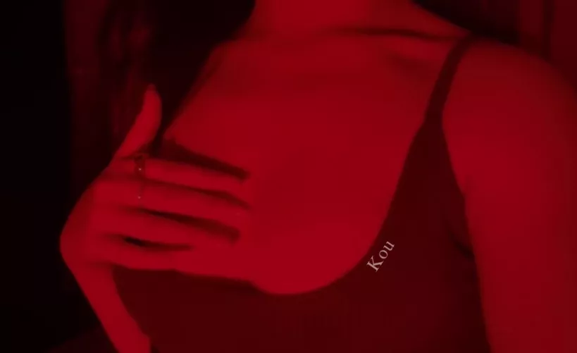 something sfw, (f)eaturing my hand 💋 by KouJ_