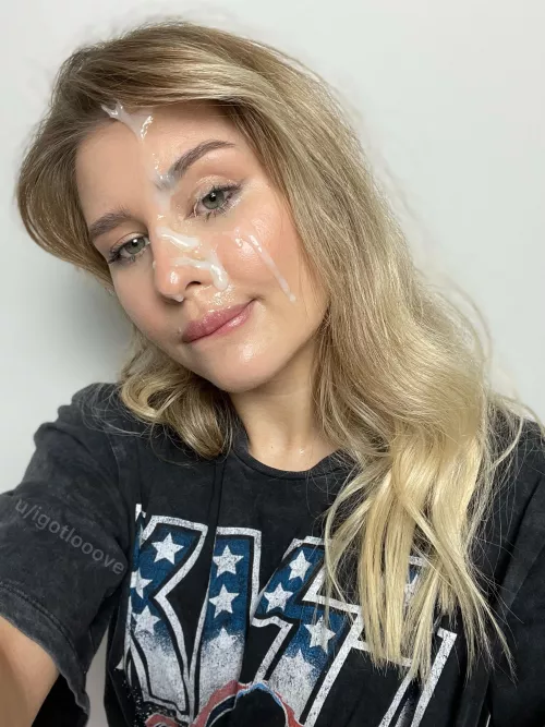 Splashing my face with sweet cum by igotlooove