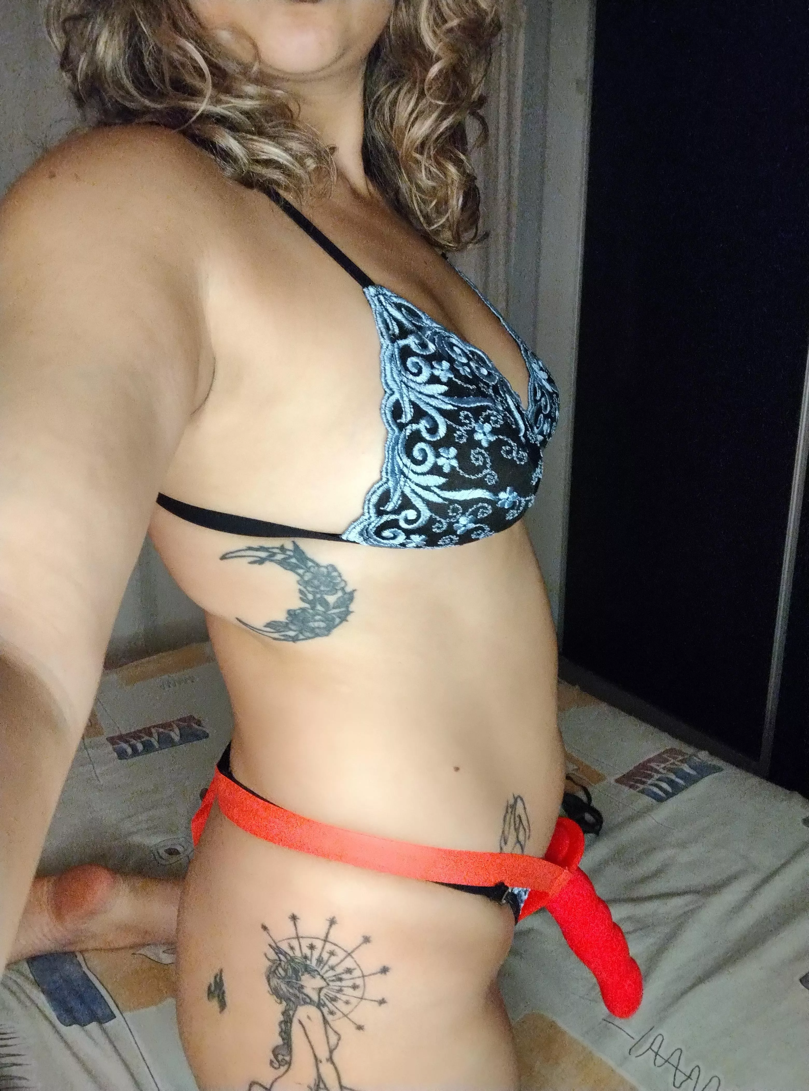 This Goddess want a new slave, come here loser 🤣🤏🤭😏🥵 posted by __medusa___