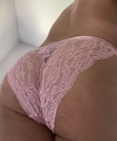 Today’s selection. One of my favorites pairs. by Hot_Instruction_809