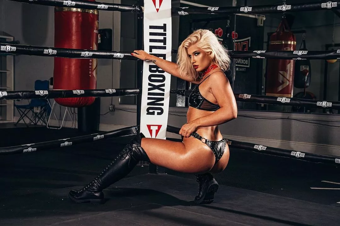 Toni Storm posted by HashiSeasin