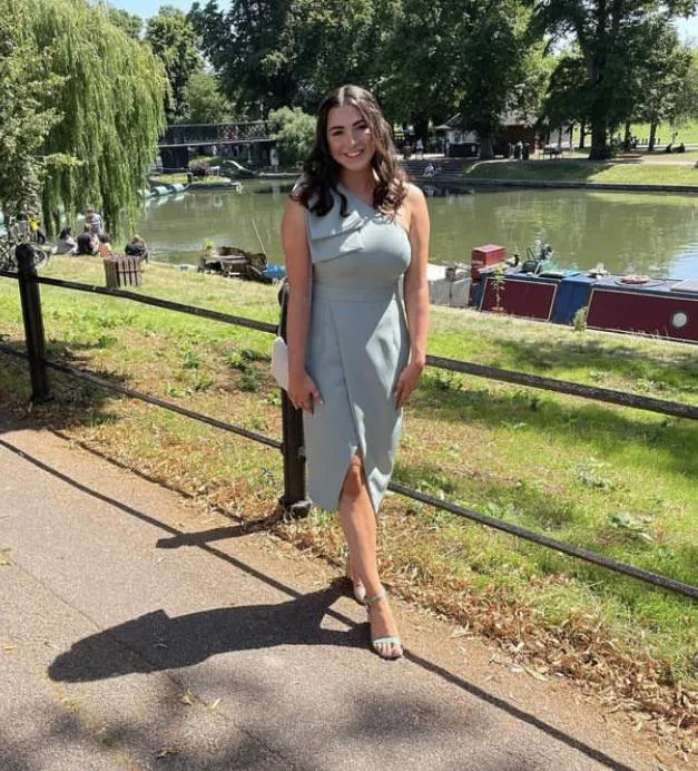 Too big for that dress posted by mr__E67