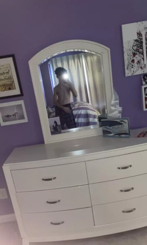 19 have a pic plz by gayboy888