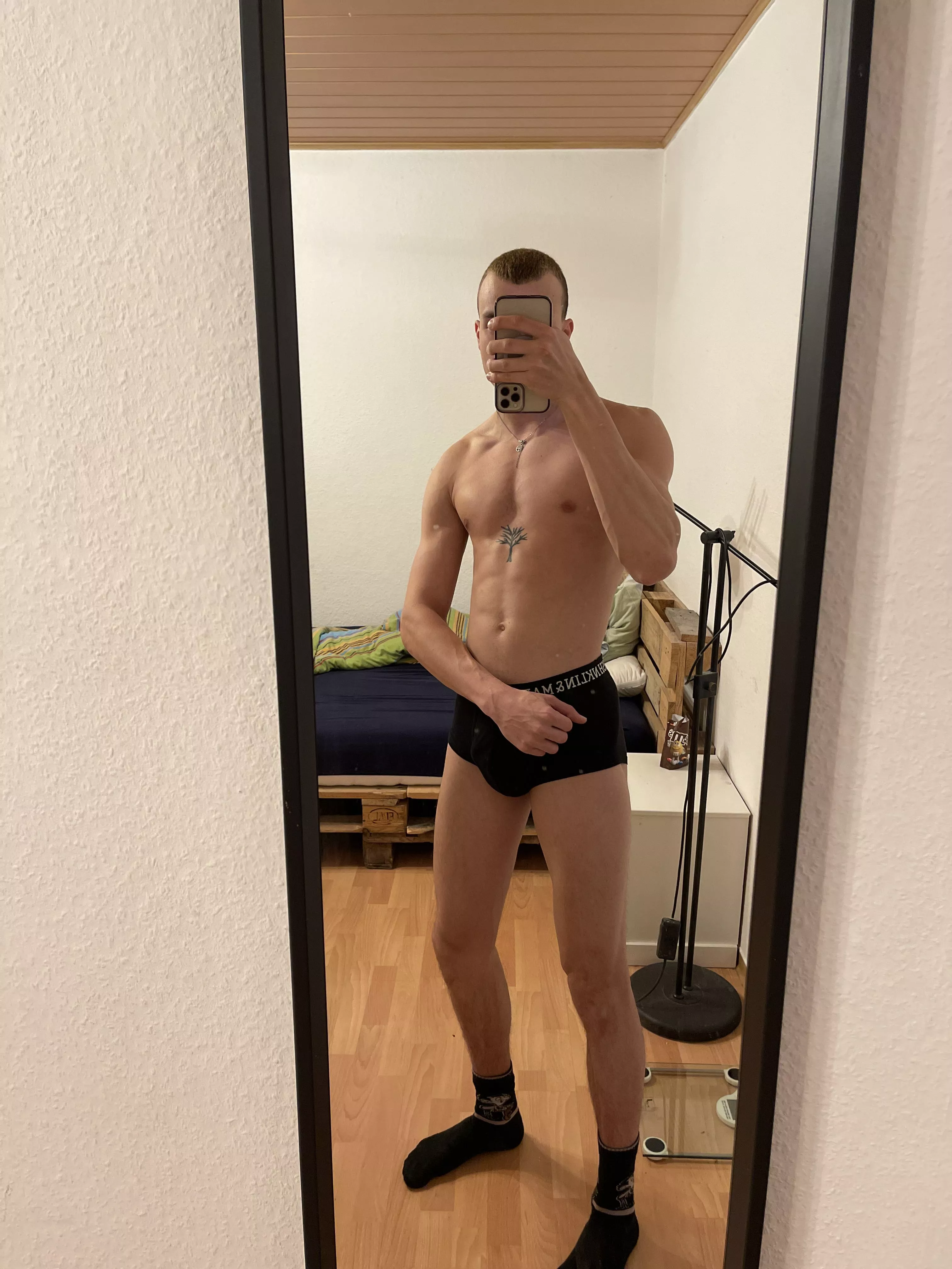 [22] after workout pic 🤓 do you like it ? posted by OppositeWay7308